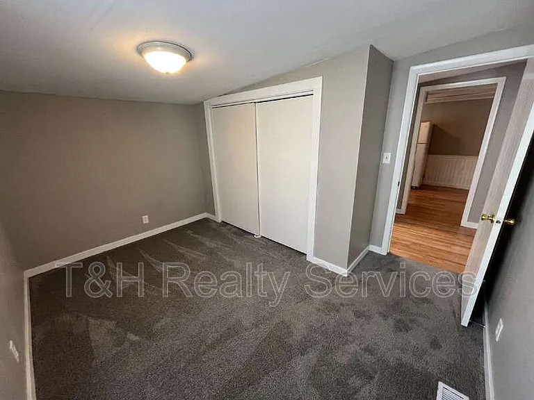 1008 E Wheeler St — Photo 8