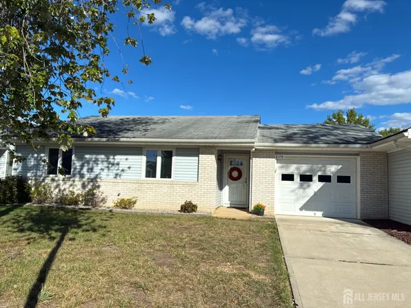 829B Deal Rd, Monroe Township, NJ 08831