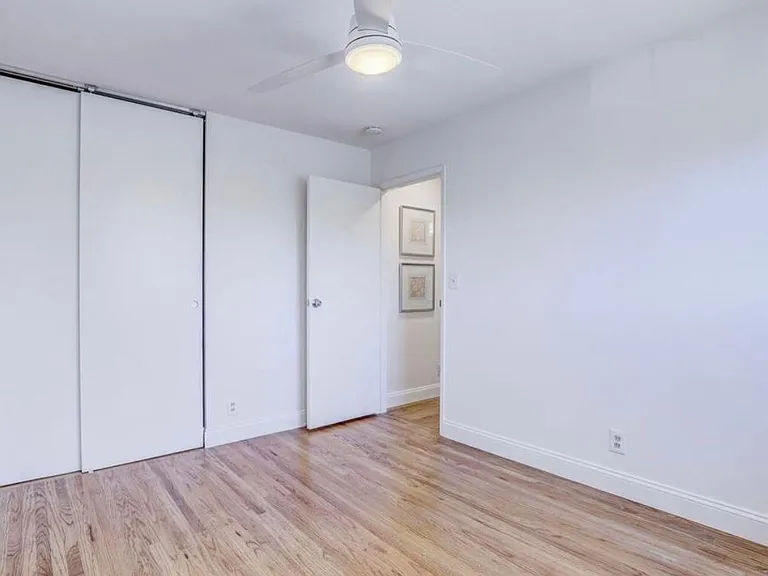 1350 Sumac Cir — Photo 9