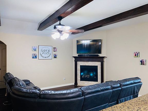 4th image of 302 Tuscany Dr