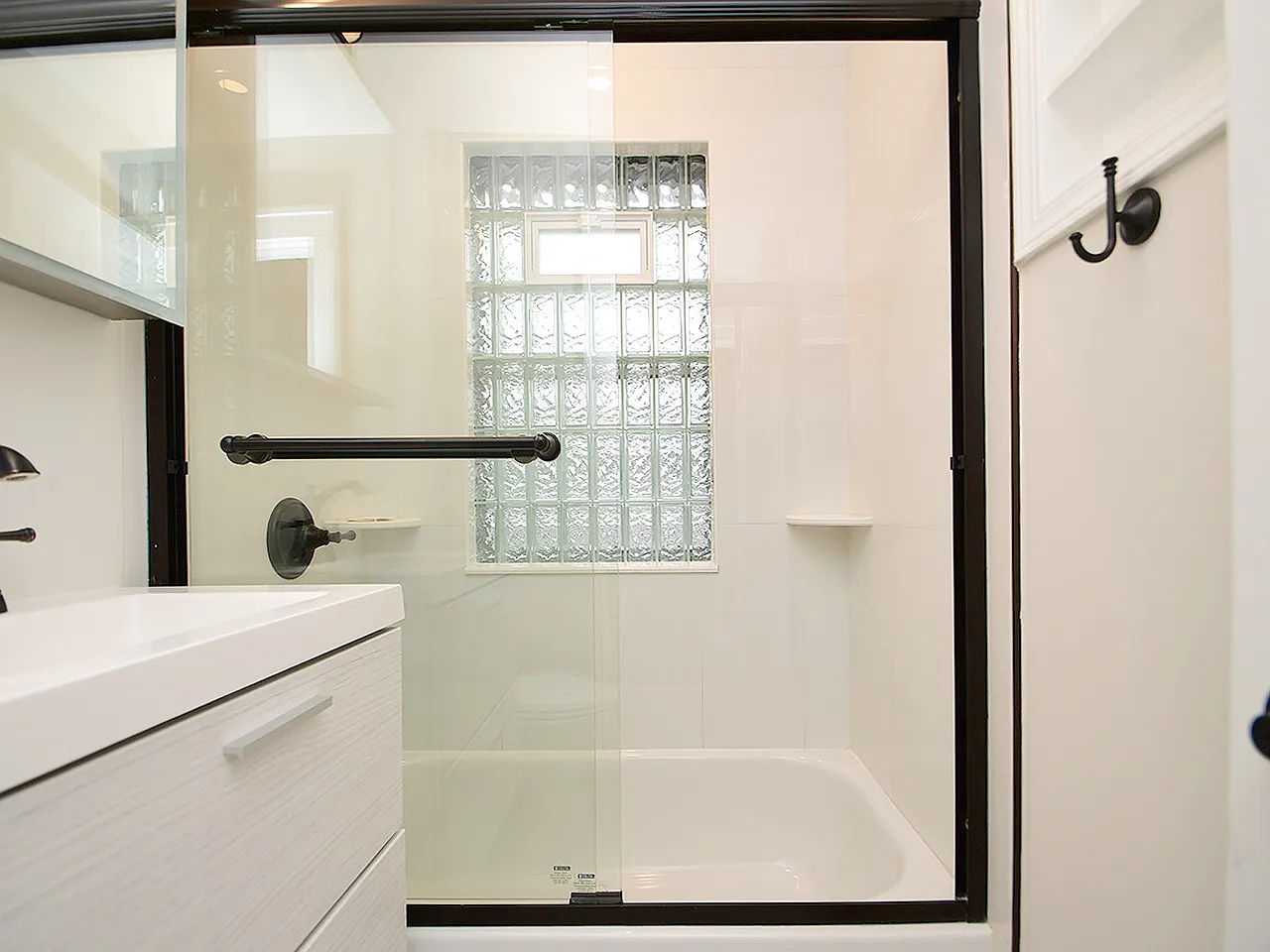 5406 Leavenworth Street — Photo 3