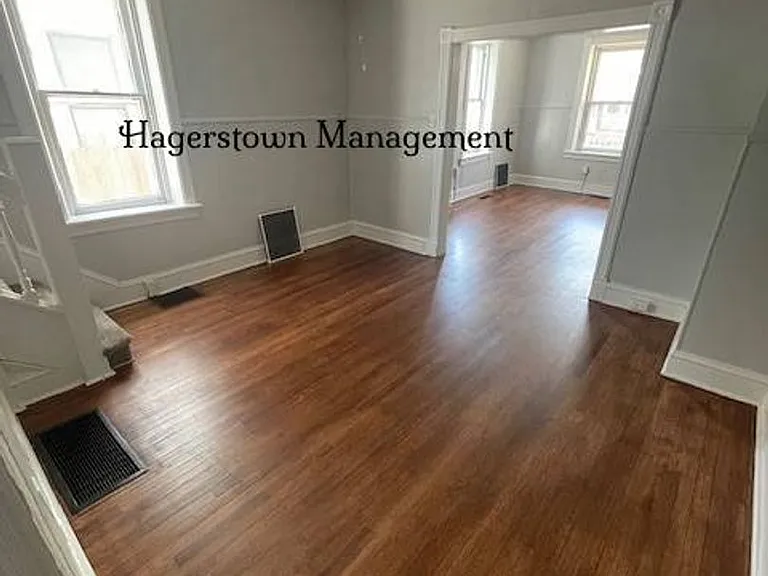 617-619 S Mulberry St — Photo 10