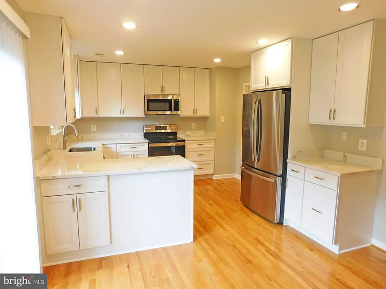 10315 Cherry View Ct — Photo 4