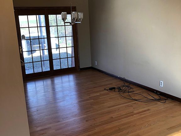 5th image of 9636 Grand Ave