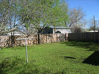 4th image of 204 S Wickham St
