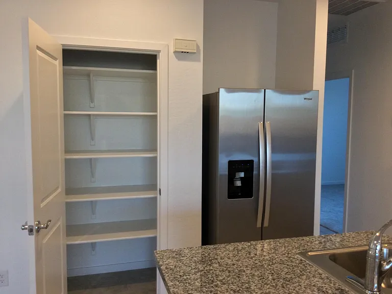 254 S San Fernando Ln — Photo 3