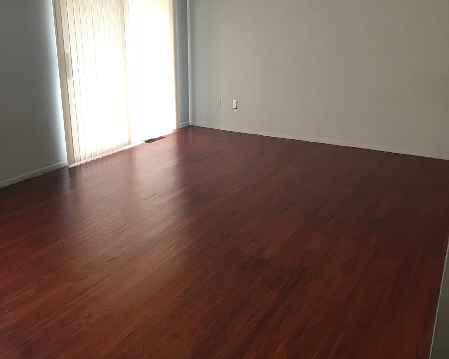 1st image of 925 Laprairie St #118-101-1