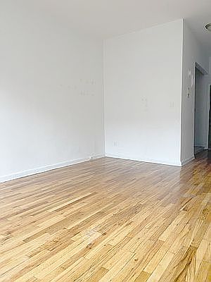 3rd image of 313 E 90th St APT 4D