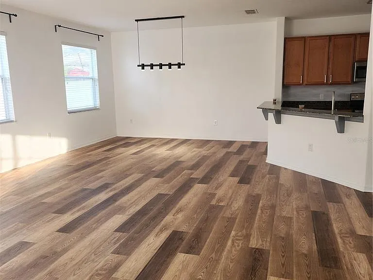 3048 Chessington Dr — Photo 3