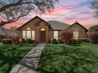 8100 Vine Wood Dr, North Richland Hills, TX 76182