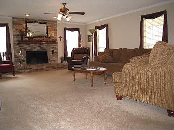 3rd image of 208 Cottonwood Ln