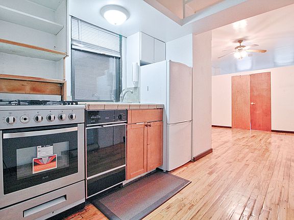 3rd image of 424 E 82nd St APT 3FW