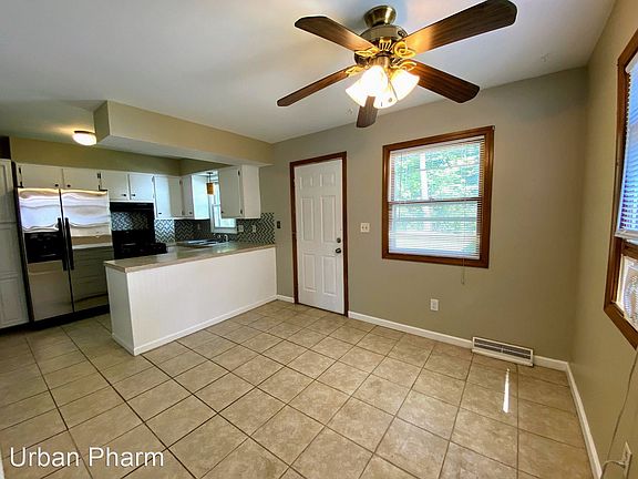 5th image of 2418 Woodcliff Ave SE