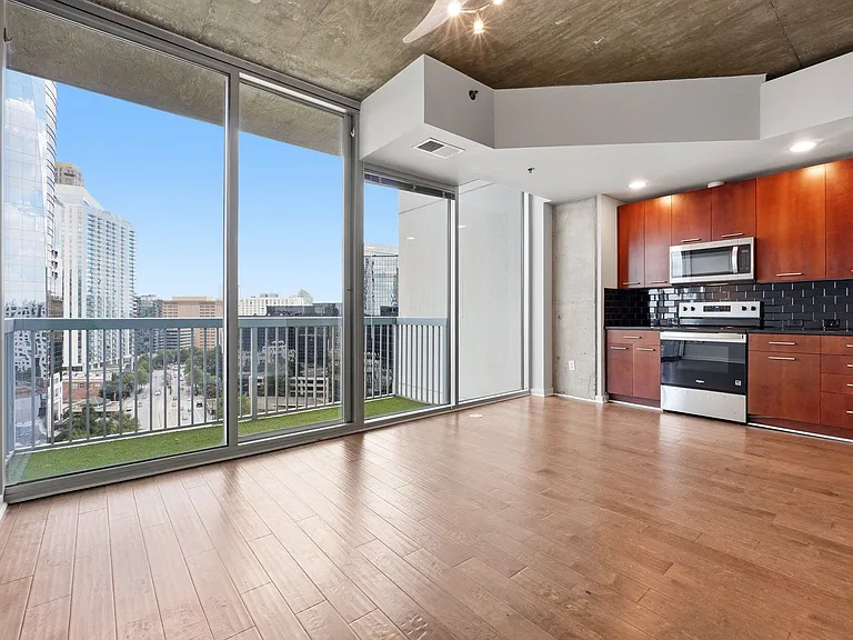 3324 Peachtree Rd NE #1403 — Photo 7