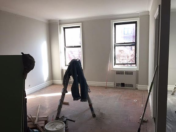 4th image of 240 E 18th St APT 6D