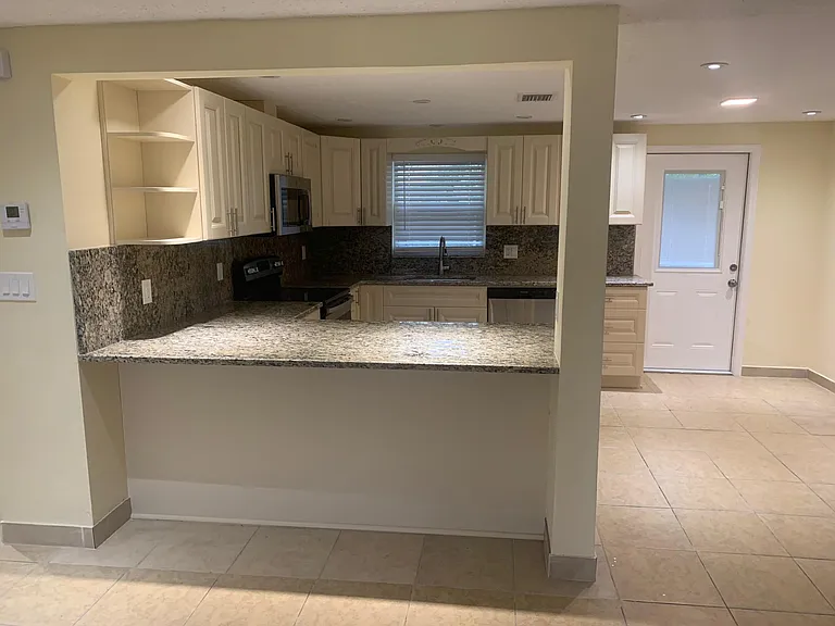 10038 Brandywine Ln — Photo 5