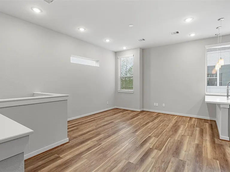 606 Thornton Rd #C — Photo 8
