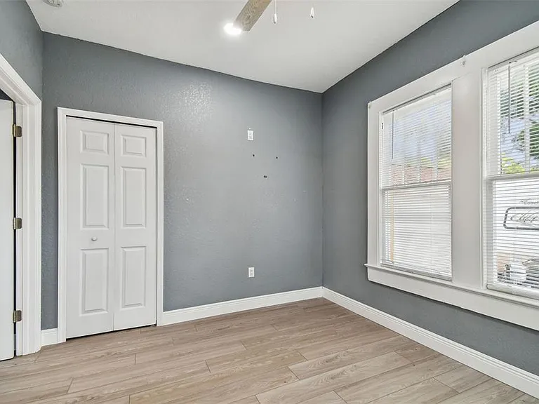 6810 N Navin Ave — Photo 62