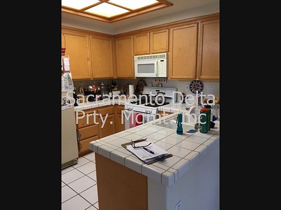 5th image of 1573 Martinique Dr