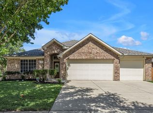 2001 Robincreek Cv, Heartland, TX 75126