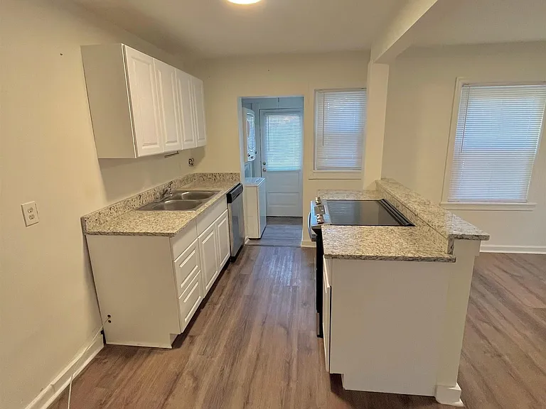 1711 Valley Ave #A — Photo 11