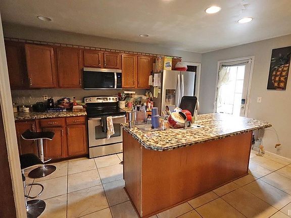 3rd image of 4566 Ivy Glenn Dr