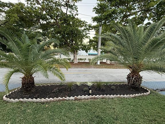 4th image of 5950 NE 28th Avenue