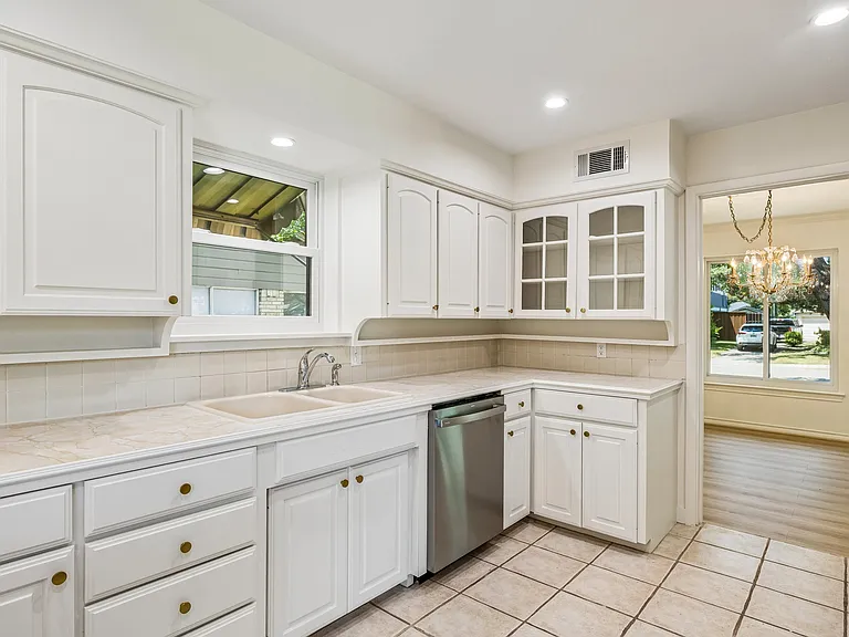 3566 Princess Ln — Photo 13