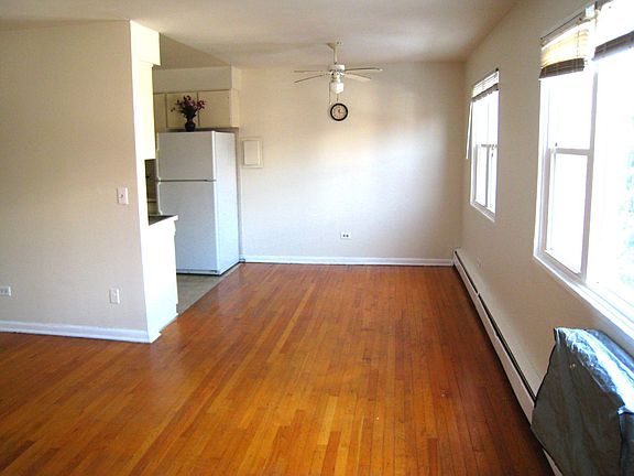 3rd image of 7744 N Eastlake Ter APT 3S
