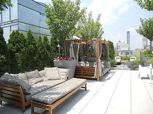 Rented by Level Group | media 4