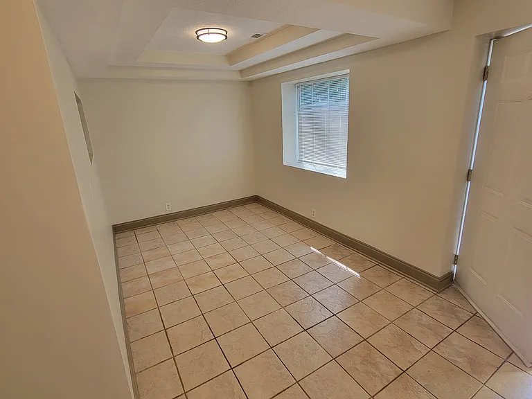 416 Hogan Cir — Photo 16