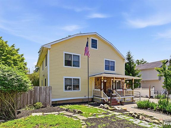2nd image of 188 Doretta St