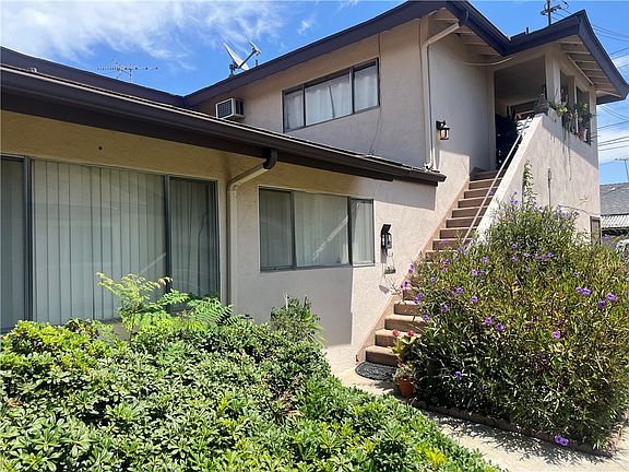 3rd image of 820 N Lido Ln