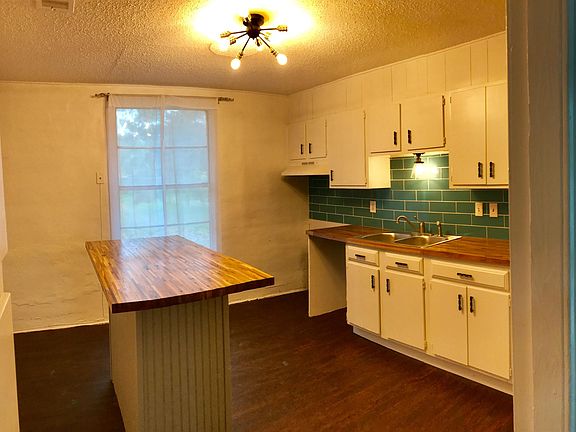 4th image of 719 San Antonio St APT 4