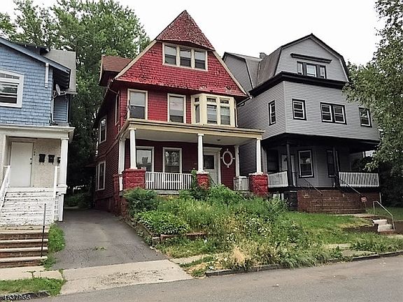 2nd image of 122 No Maple Ave