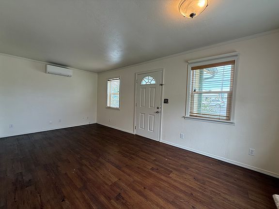 2nd image of 1075 Pacific Ave