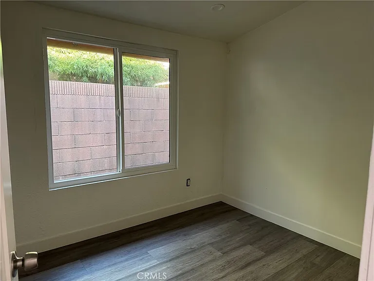 2128 W Larkspur Dr — Photo 10