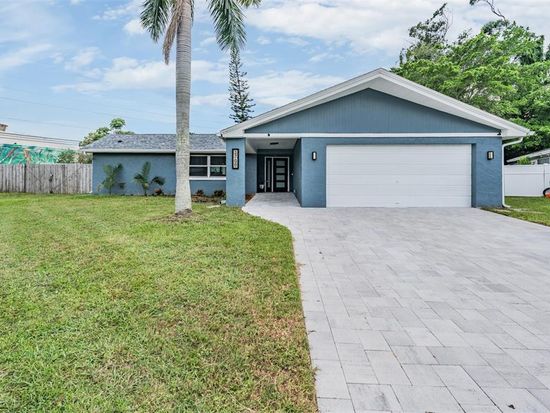 2700 Woodmere Ct, Clearwater, FL 33761