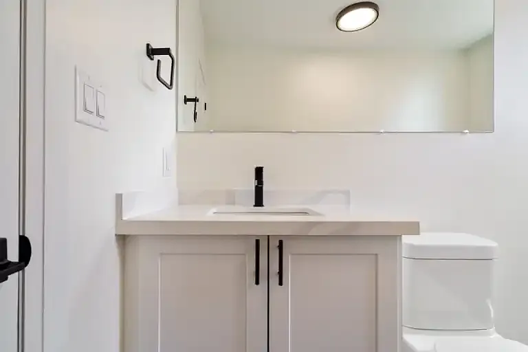 72 James St N #407 — Photo 11