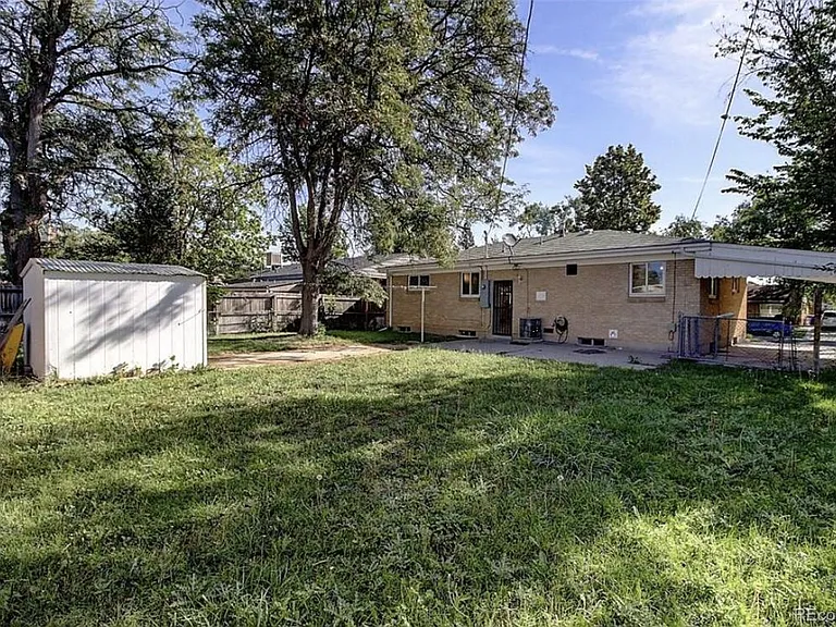 1385 Salem St — Photo 23