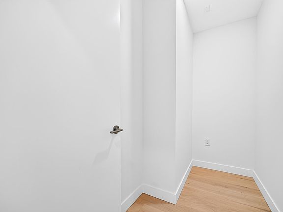 3rd image of 5212 Cambie St #116