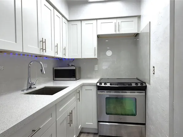 2901 Polk St APT 14, Hollywood, FL 33020