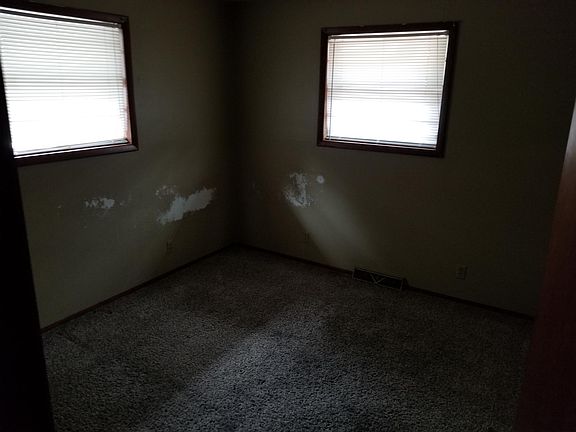3rd image of 1222 E Melbourne Ave APT 3