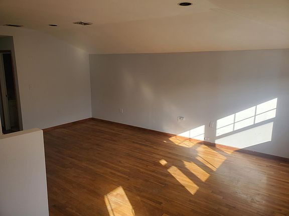 4th image of 10609 Ditmars Blvd