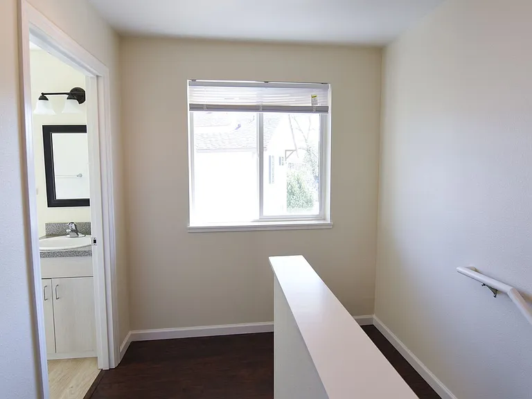 1960 NW Taylor Ave — Photo 18