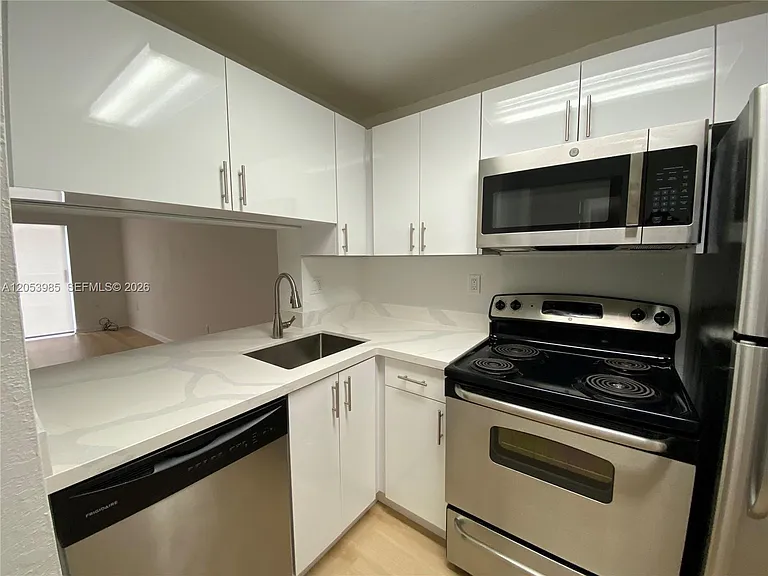 9350 Fontainebleau Blvd #609 — Photo 7