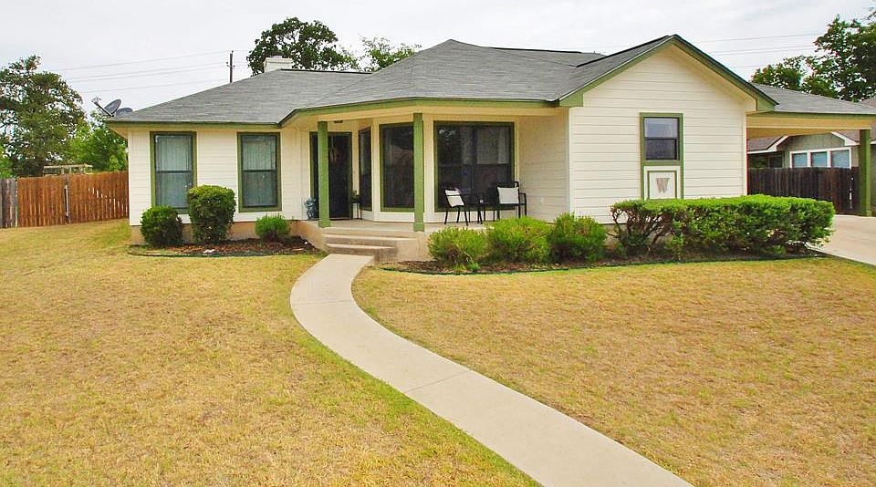 1st image of 225 Green Oaks Loop