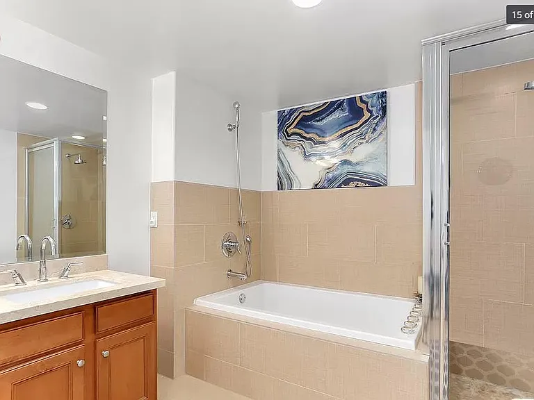 936 N Hudson Ave #301 — Photo 16