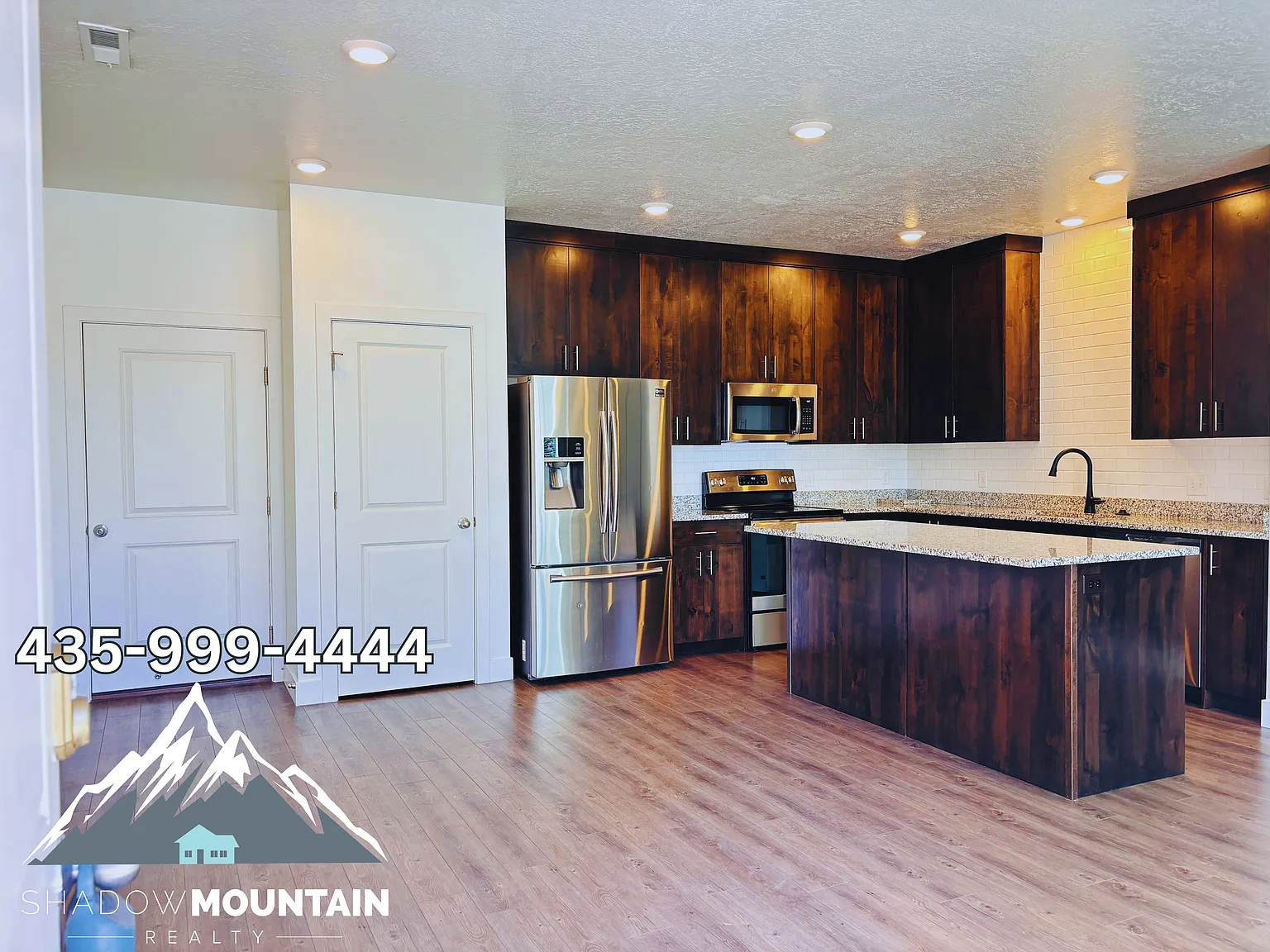 3 bed, 2.5 bath, 1524 sqft, $1,800 — Photo 2