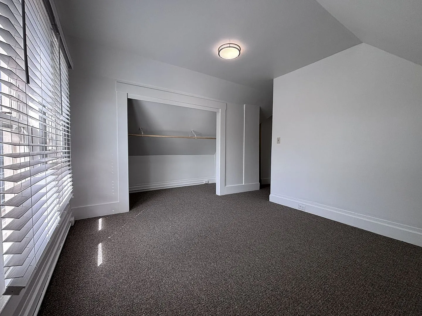 Broadway 514 (Rooms 1-5) — Photo 4